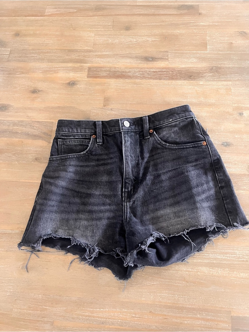 Abercrombie Ultra High Rise Mom Short